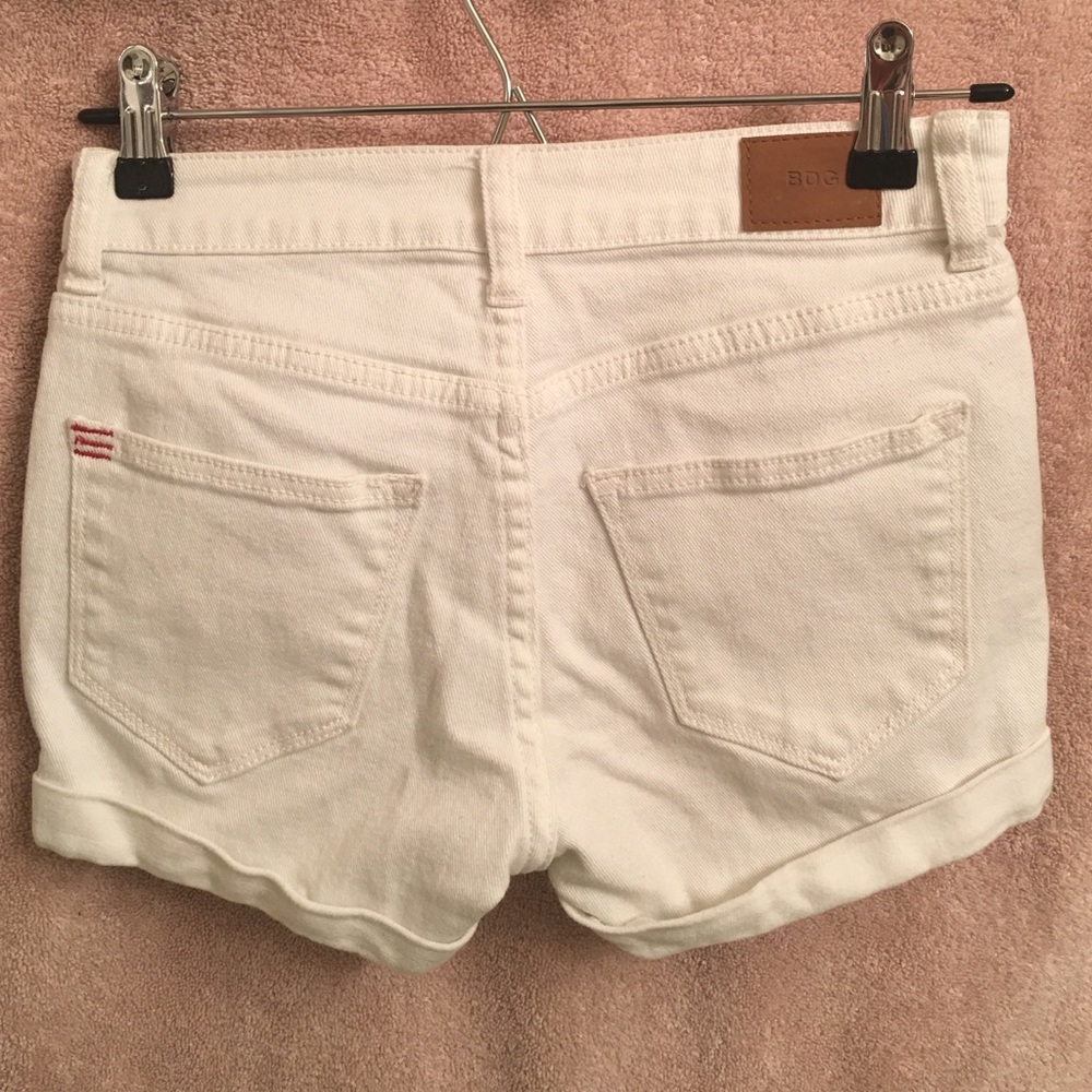 🌻4/$25🌻 UO BDG Mid Rise White Shorts ☀️ - Picture 2 of 8